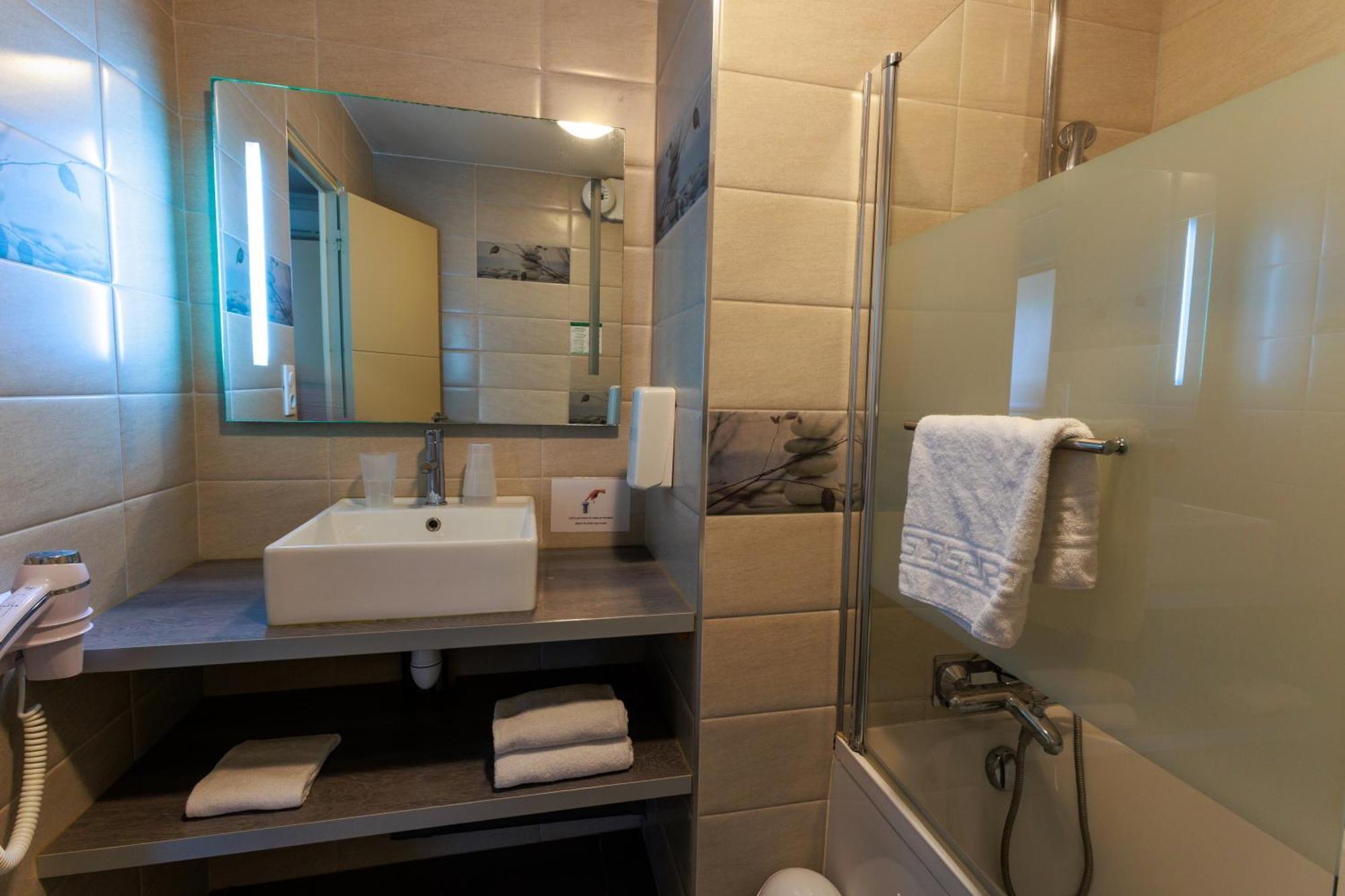Logis Hotel Le Rochelois 라로셸 외부 사진